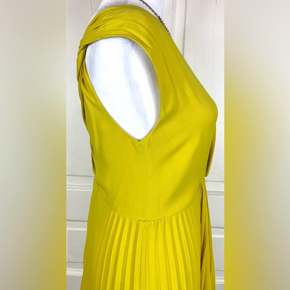 Vince Twist Front Pleated Midi Dress - Vneck - Sleeveless - Vback - Size 6 - Picture 7 of 12